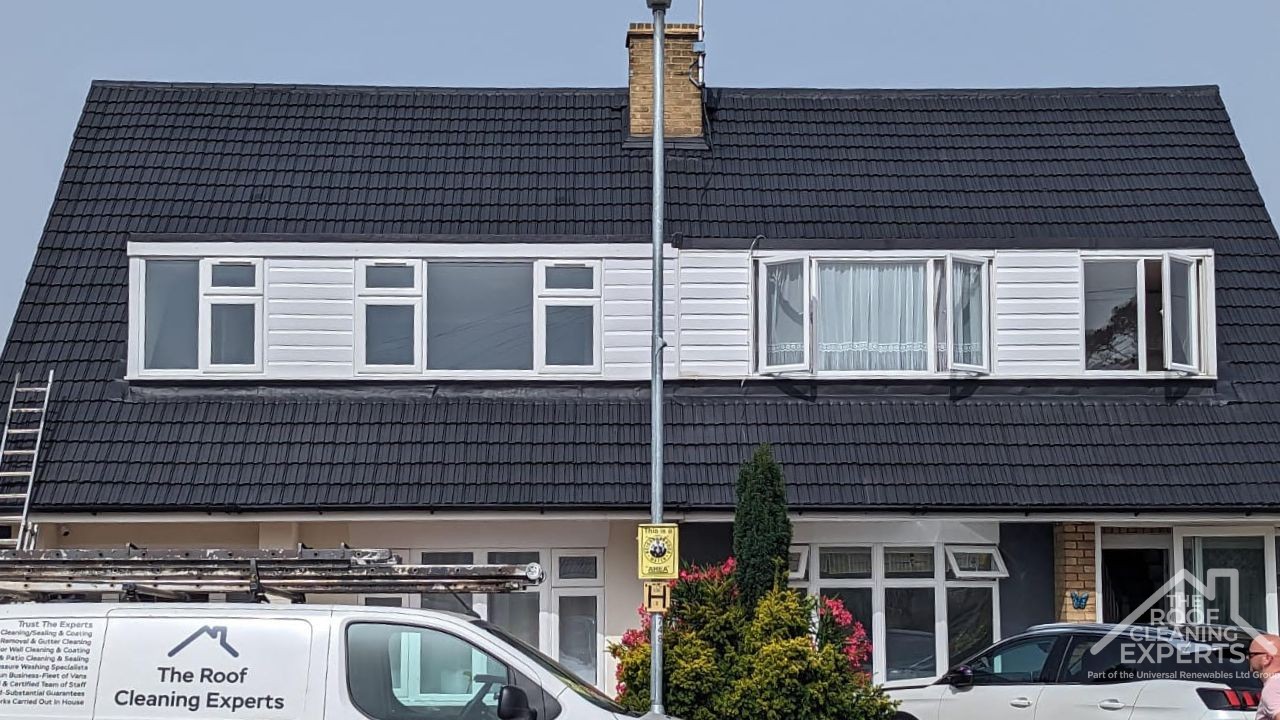 roof cleaning in UK
