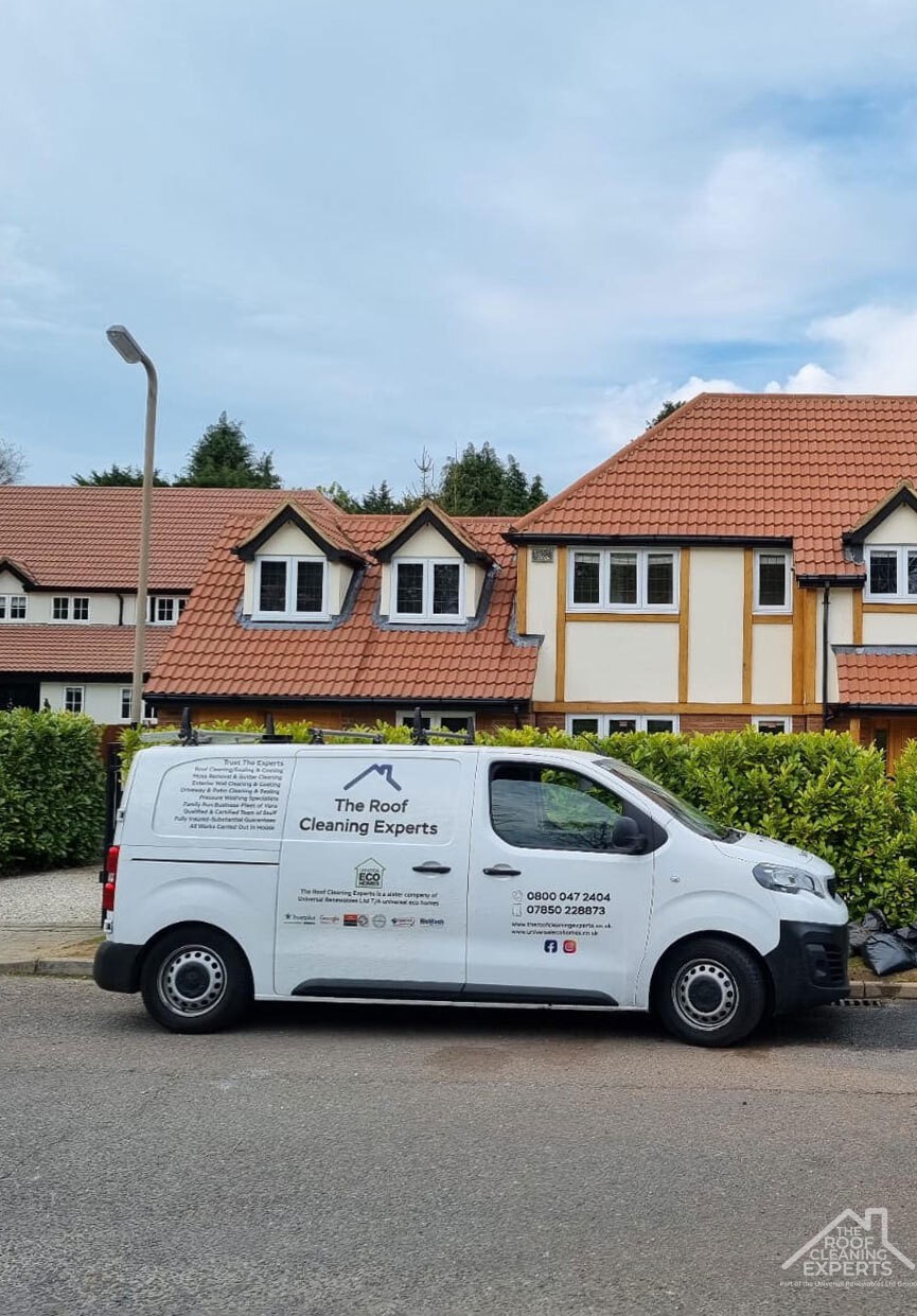 Universal-Eco-Homes---Roof-Cleaning-Services-1