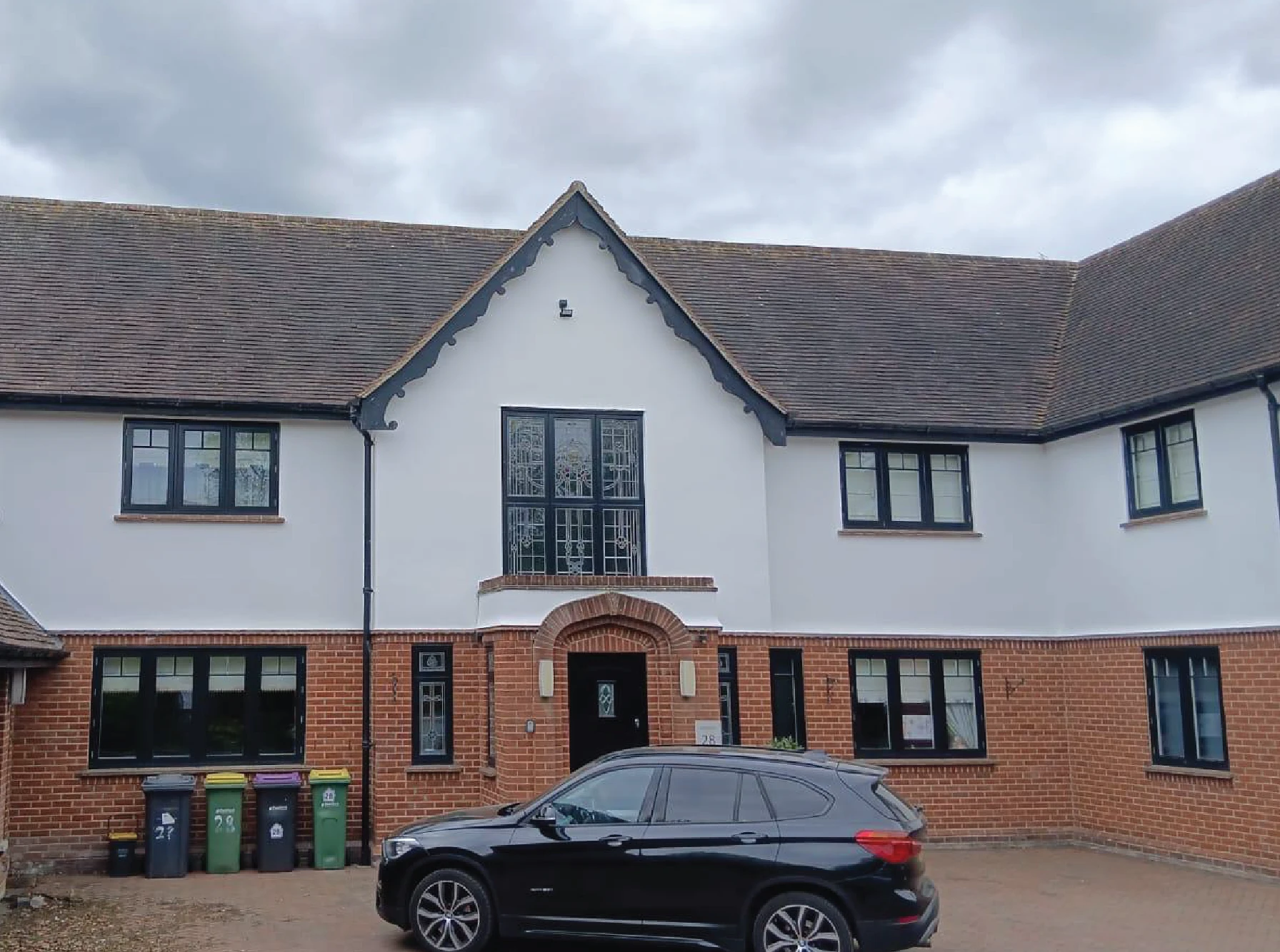 https://theroofcleaningexperts.co.uk/exterior-facade-wall-cleaning-coating-essex-project